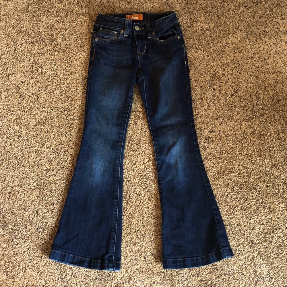 Old Navy Girls size 8 Slim Flare Jeans. Good used condition w/ adjustable waist.